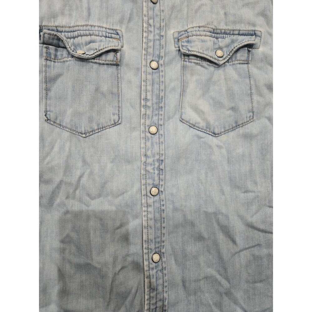 American Eagle Womens XS Vintage Fit Denim Western Shirt Pearl Snap Light Wash - Picture 4 of 6
